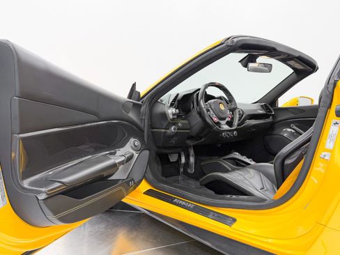 Used 2017 Ferrari 488 Spider RWD image 19
