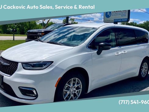 Used 2024 Chrysler Pacifica Touring-L FWD image 1