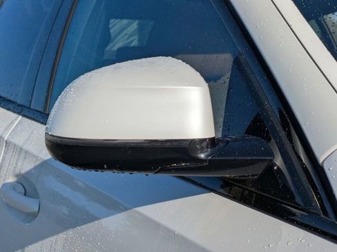 Used 2023 BMW X6 xDrive40i w/ M Sport Package image 11