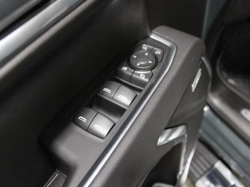 Used 2025 Chevrolet Silverado 1500 LTZ AWD/4WD image 19