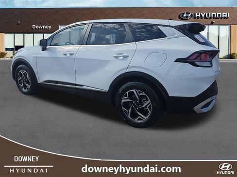 Used 2025 Kia Sportage LX FWD image 3