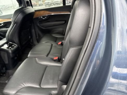 Used 2022 Volvo XC90 T6 Momentum w/ Advanced Package image 13