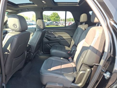 Certified 2023 Chevrolet Traverse LT w/ LT Premium Package AWD/4WD image 10