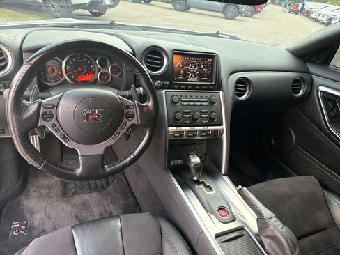 Used 2010 Nissan GT-R Premium AWD/4WD image 12
