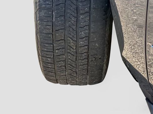 Used 2020 Chevrolet Suburban LS w/ Enhanced Driver Alert Package image 40