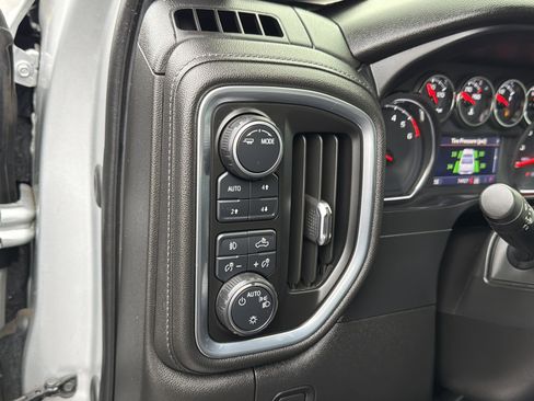 Used 2021 Chevrolet Silverado 1500 RST image 16