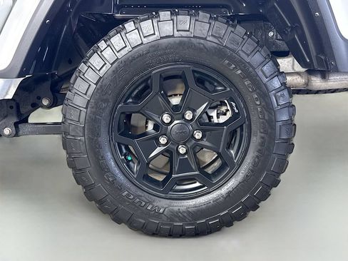 Used 2022 Jeep Gladiator Sport AWD/4WD image 36