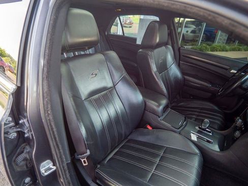 Used 2014 Chrysler 300 S RWD image 25