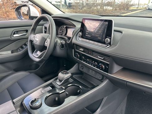 Used 2026 Nissan Rogue SV w/ SV Premium Package image 24