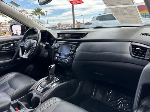 Used 2018 Nissan Rogue SL w/ Premium Package FWD image 30