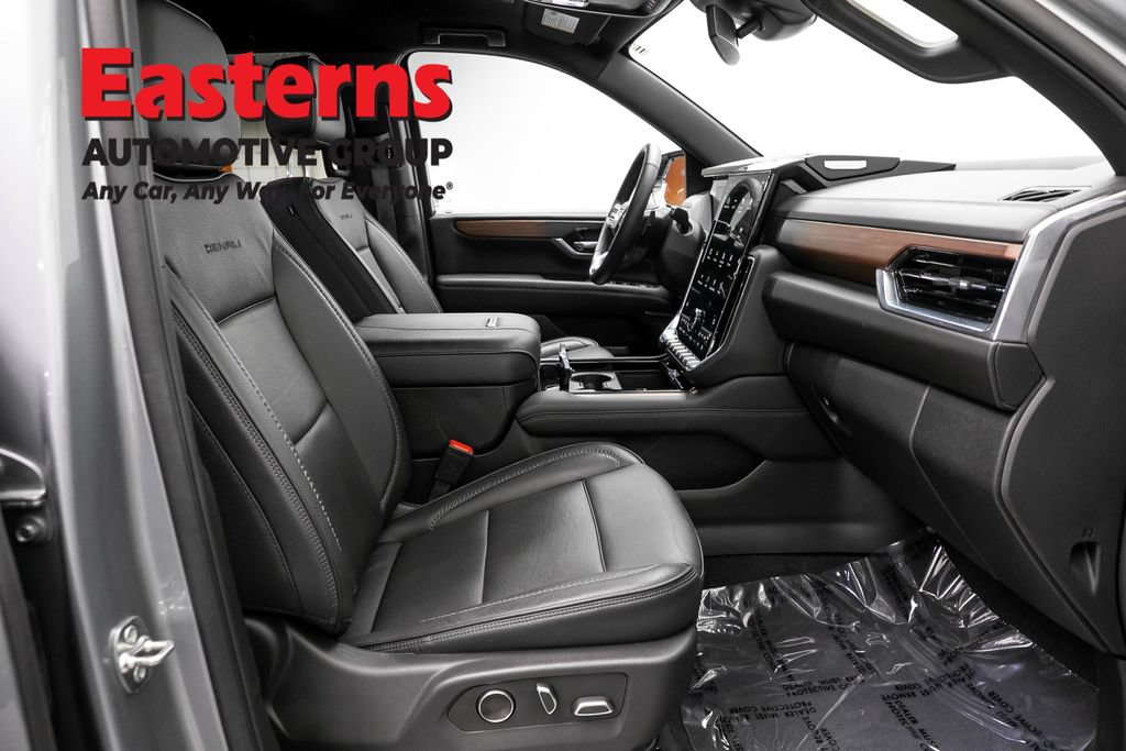 Used 2025 GMC Yukon Denali AWD/4WD image 28