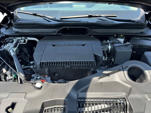 New 2025 Honda Pilot Touring image 8