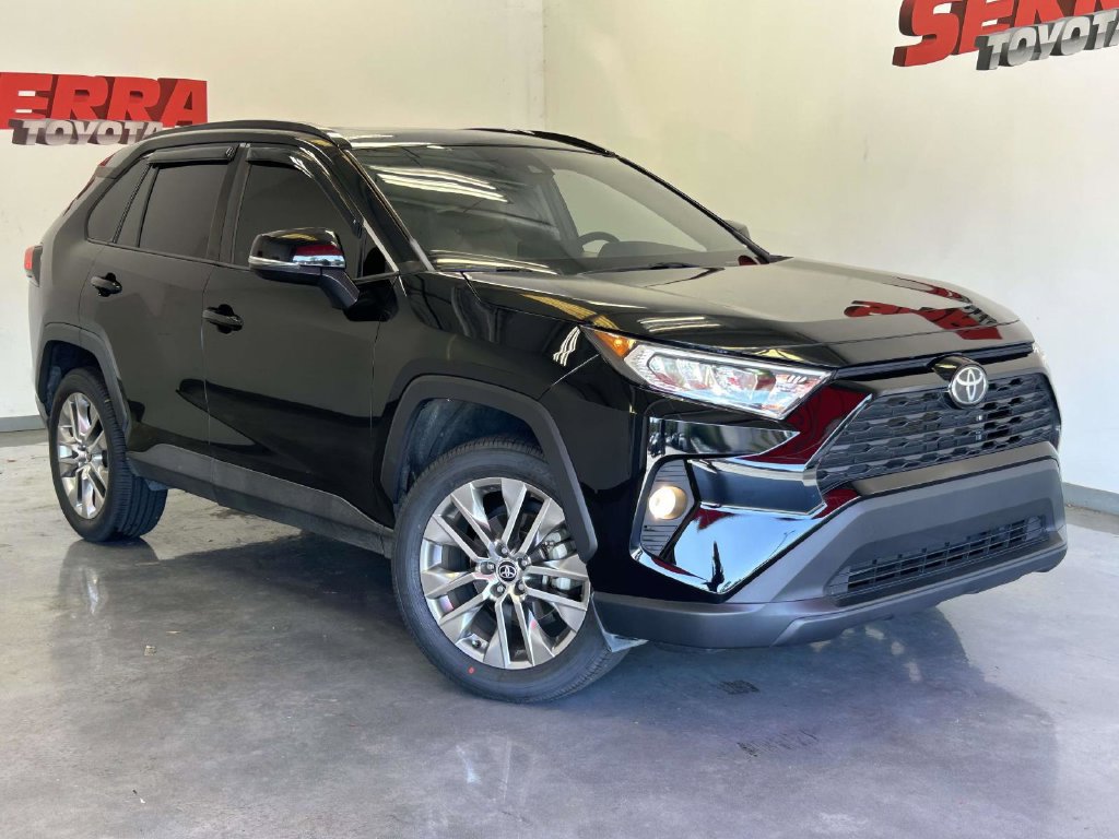 Used 2021 Toyota RAV4 XLE Premium FWD image 1