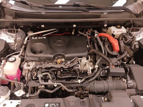 Used 2019 Toyota RAV4 LE image 28