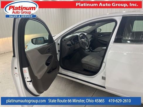 Used 2022 Chevrolet Malibu LT FWD image 10
