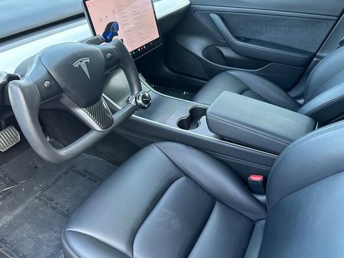 Used 2020 Tesla Model 3 Standard Range Plus image 9