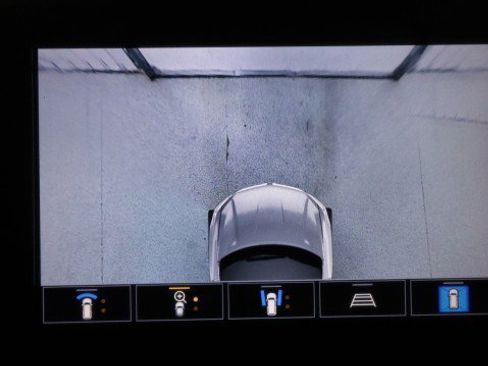 Used 2022 Chevrolet Traverse RS w/ LPO, Floor Liner Package AWD/4WD image 21