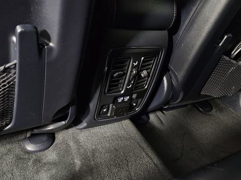 Used 2017 Jeep Grand Cherokee Overland w/ Jeep Active Safety Group image 29