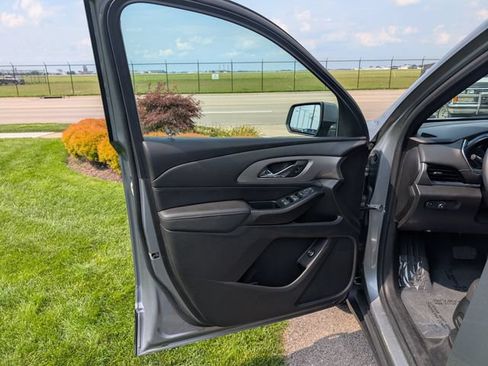 Used 2023 Chevrolet Traverse LT w/ Midnight/Sport Edition AWD/4WD image 12