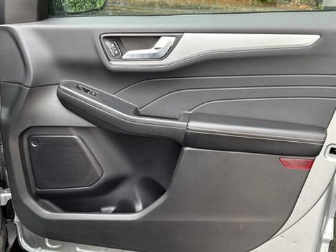 Certified 2024 Ford Escape Platinum AWD/4WD image 16
