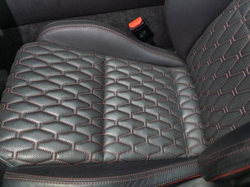 Used 2020 Jaguar F-TYPE SVR image 32