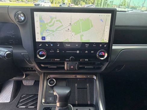 Used 2025 Lexus GX 550 w/ Cold Area Package AWD/4WD image 34