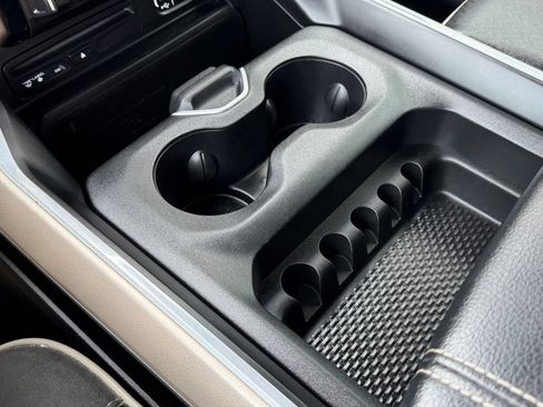 Used 2019 RAM 1500 Laramie AWD/4WD image 14