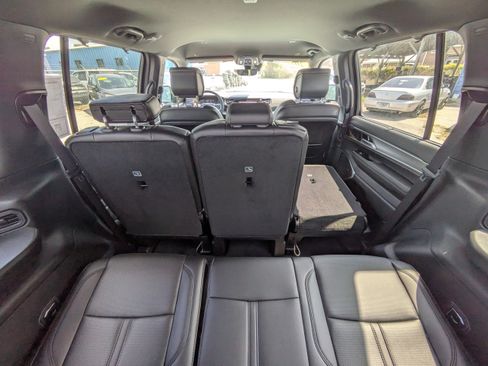 Used 2025 Jeep Wagoneer 4WD w/ Convenience Group I image 13