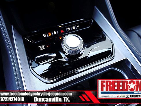 New 2025 Jeep Wagoneer L Series II image 24