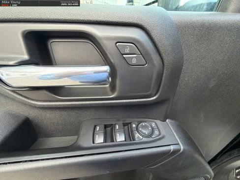Used 2022 Chevrolet Silverado 2500 Custom w/ Custom Value Package AWD/4WD image 11
