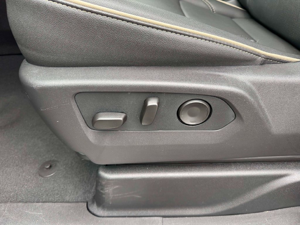 Used 2026 Chevrolet Tahoe Premier AWD/4WD image 16