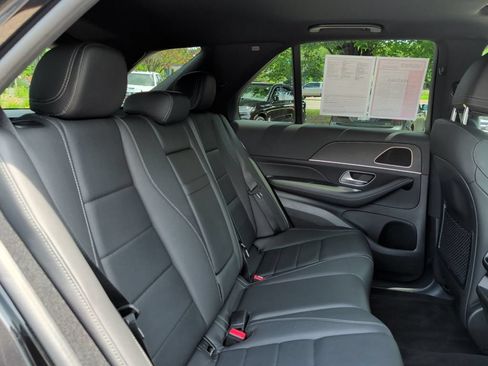 Used 2025 Mercedes-Benz GLE 450 4MATIC image 35