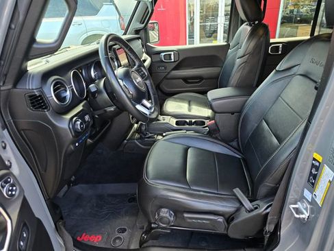 Used 2023 Jeep Wrangler Unlimited Sahara w/ Cold Weather Group image 18