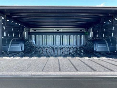 Used 2023 Chevrolet Silverado 1500 LT AWD/4WD image 28