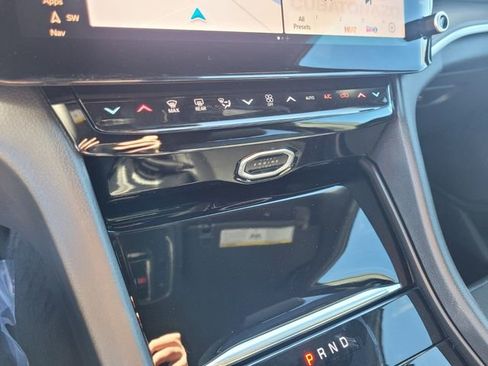 New 2026 Jeep Grand Cherokee Altitude image 24