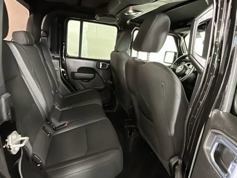 Used 2022 Jeep Gladiator Sport AWD/4WD image 27