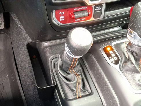 Used 2023 Jeep Gladiator Mojave w/ Cold Weather Group image 24