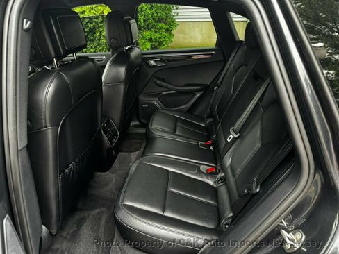 Used 2022 Porsche Macan AWD/4WD image 15