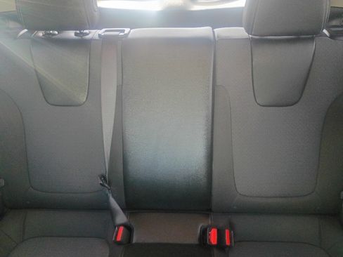 Used 2025 Buick Encore GX Preferred AWD/4WD image 10
