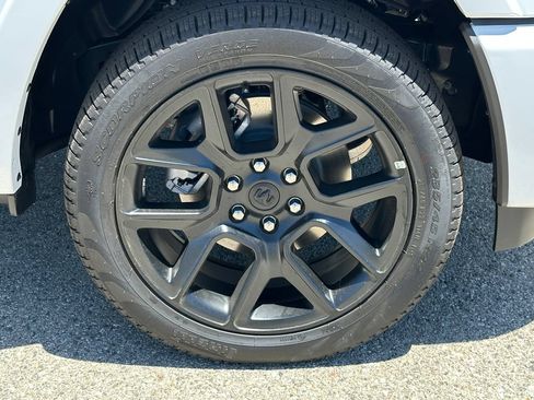 New 2026 RAM 1500 Laramie AWD/4WD image 13
