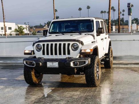 Used 2019 Jeep Wrangler Unlimited Sahara AWD/4WD image 4