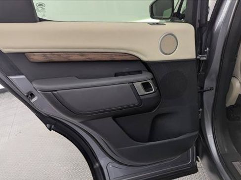 Used 2020 Land Rover Discovery HSE AWD/4WD image 16