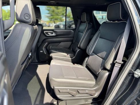Used 2024 GMC Yukon SLT w/ SLT Luxury Package AWD/4WD image 26