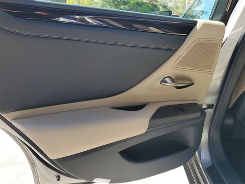 Used 2019 Lexus ES 350 image 18