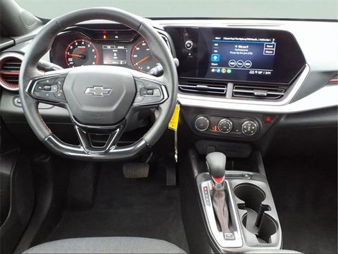 Used 2024 Chevrolet Trax RS image 21