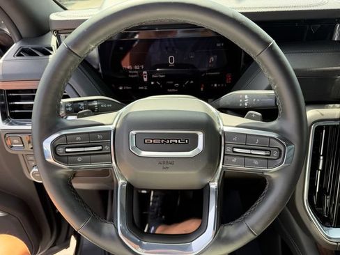 Used 2025 GMC Yukon XL Denali AWD/4WD image 19