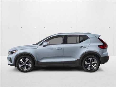 New 2026 Volvo XC40 B5 Plus w/ Climate Package AWD/4WD image 3
