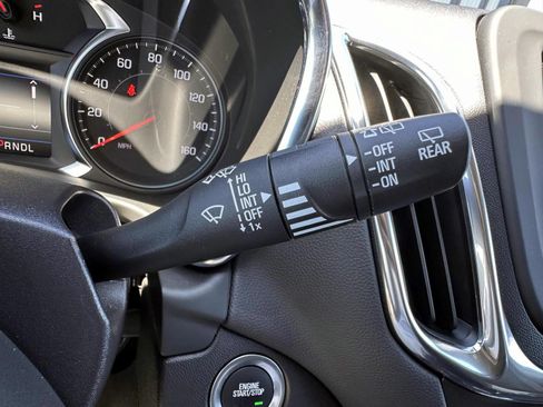 Used 2024 Chevrolet Equinox LT AWD/4WD image 18