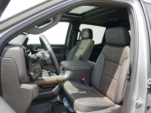 Certified 2025 Chevrolet Silverado 1500 High Country w/ High Country Premium Package AWD/4WD image 12