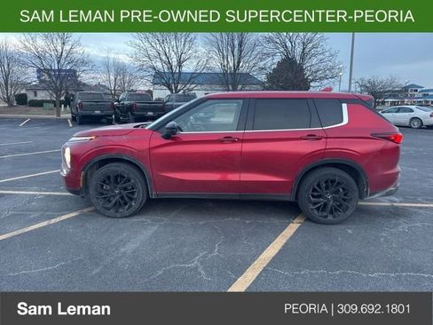 Used 2024 Mitsubishi Outlander SE Black Edition image 3